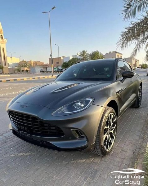 استون مارتن دي بي اكس 4.0T V8 موديل 2021