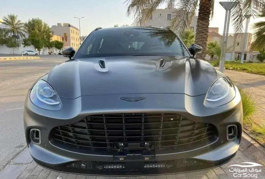 استون مارتن دي بي اكس 4.0T V8 موديل 2021
