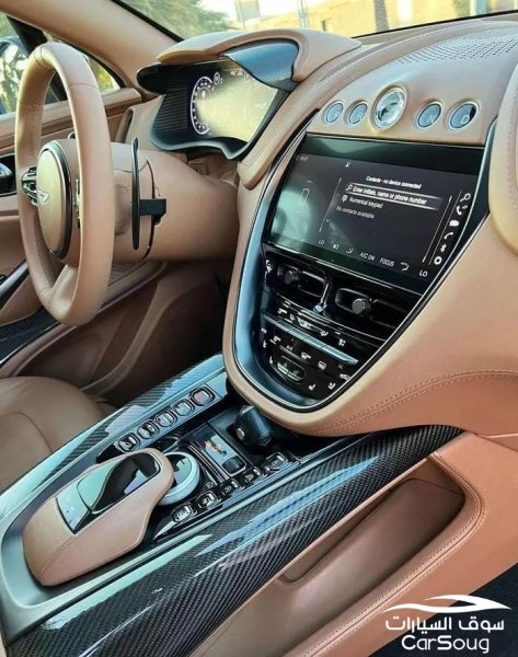 استون مارتن دي بي اكس 4.0T V8 موديل 2021