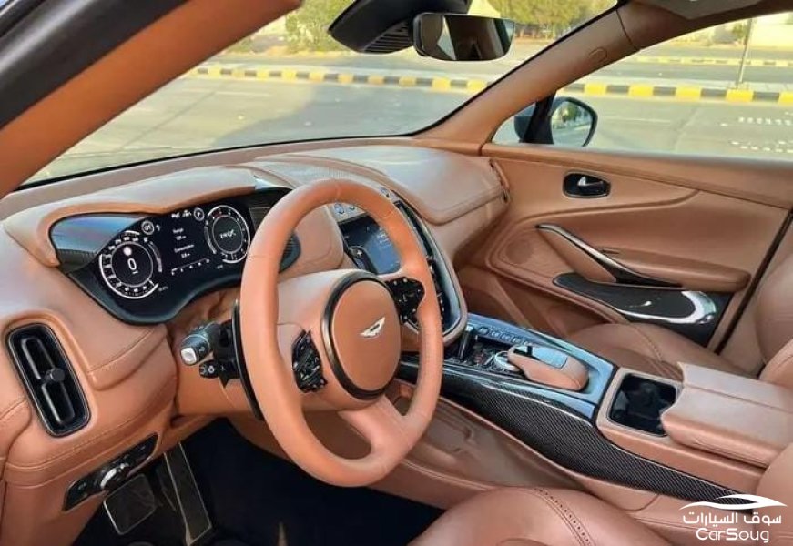 استون مارتن دي بي اكس 4.0T V8 موديل 2021