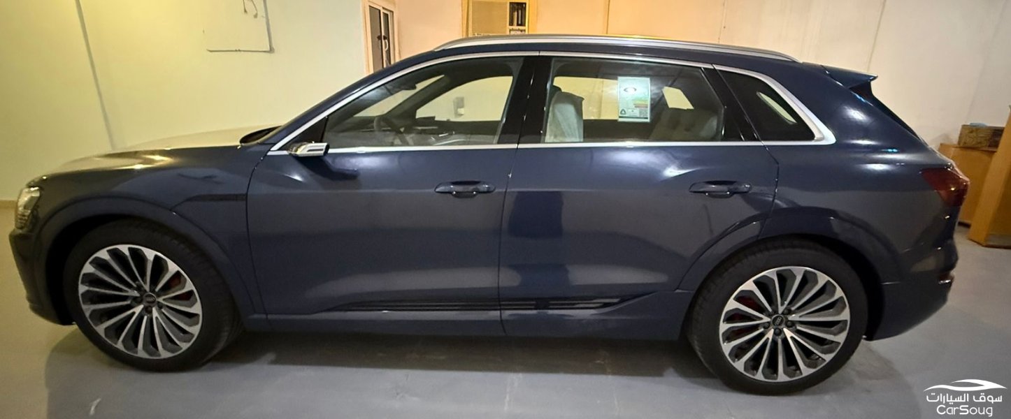 اودي Q8 SLINE e-tron الكهربائيه موديل 2024 جديده