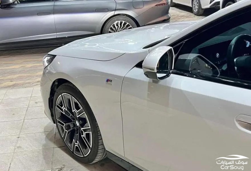 بي ام دبليو 520i فل كامل كت M موديل 2025