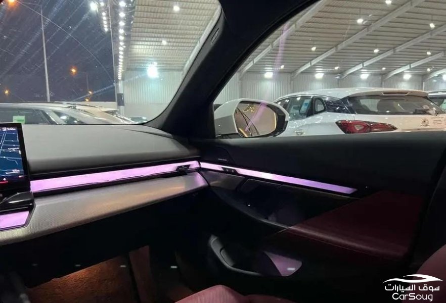 بي ام دبليو 520i فل كامل كت M موديل 2025