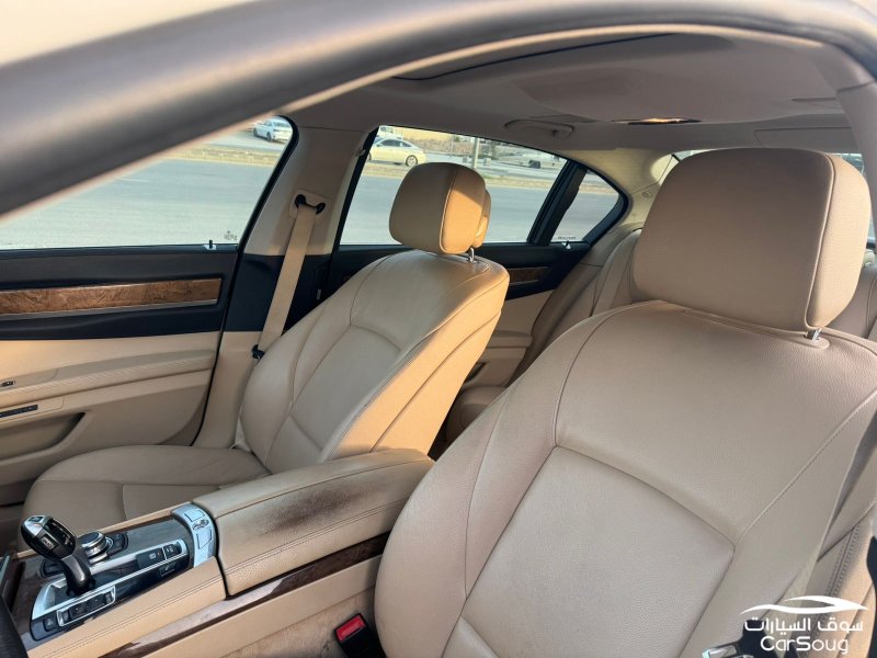 بي ام دبليو 730Li 730Li  موديل 2012