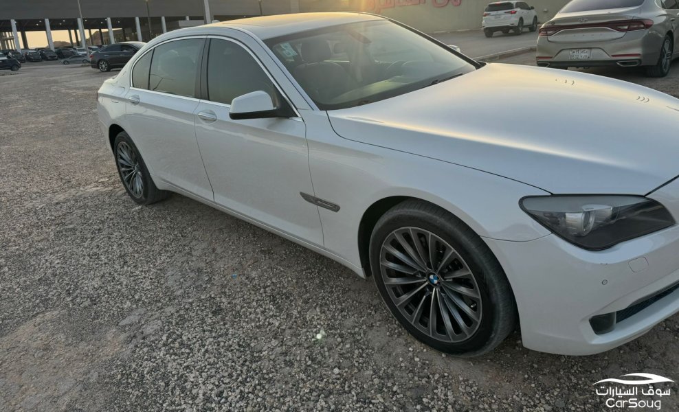 بي ام دبليو 730Li 730Li  موديل 2012
