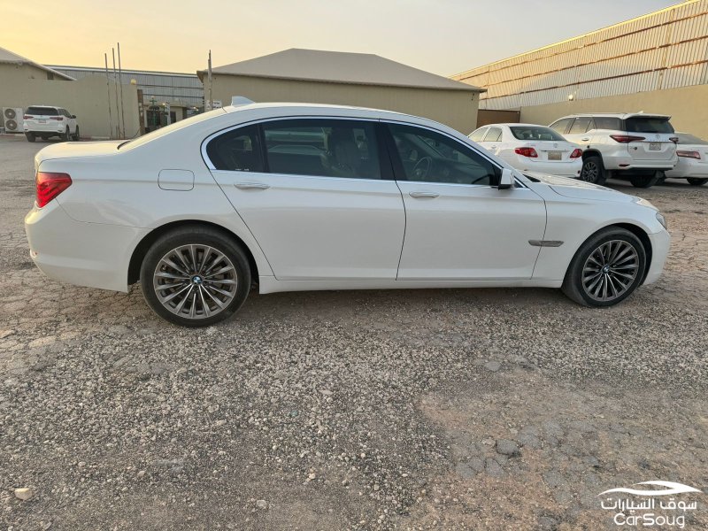 بي ام دبليو 730Li 730Li  موديل 2012