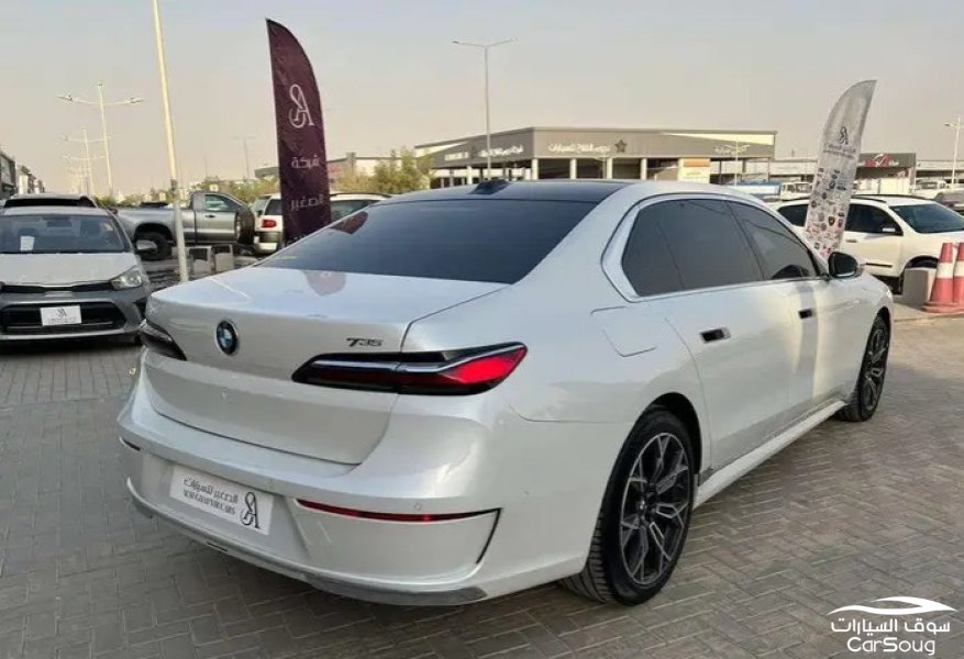 بي ام دبليو 735 LI موديل 2023