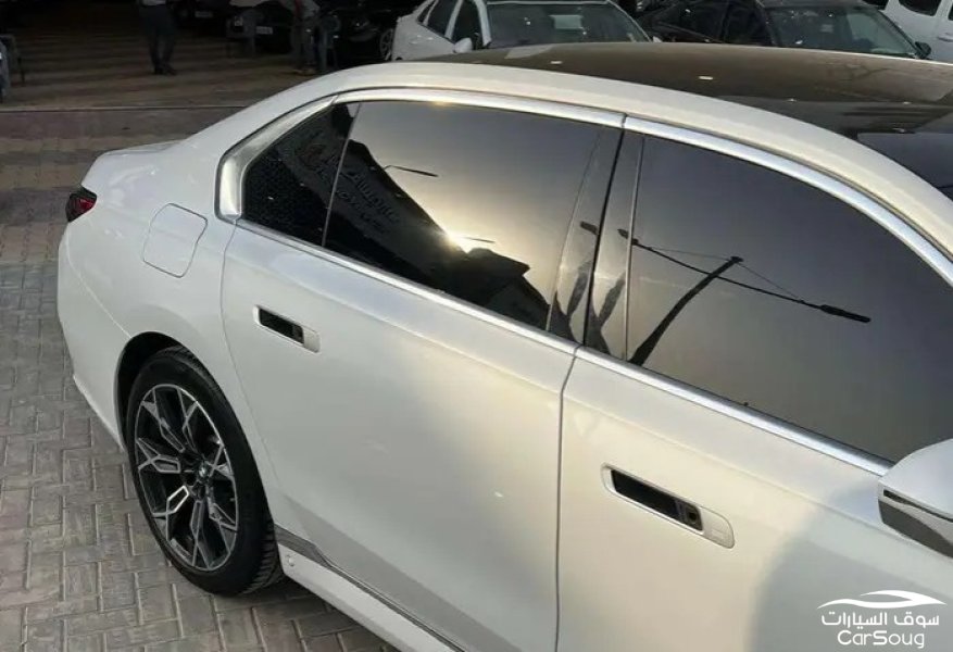 بي ام دبليو 735 LI موديل 2023