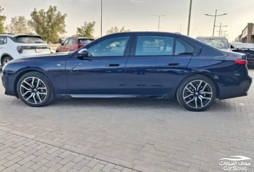 بي ام دبليو 735 موديل 2025