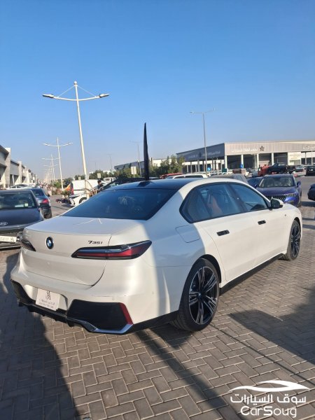 بي ام دبليو 735 LI موديل 2026