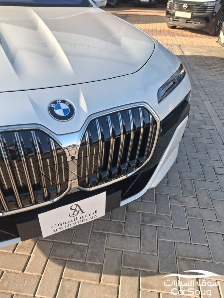 بي ام دبليو 735 LI موديل 2026