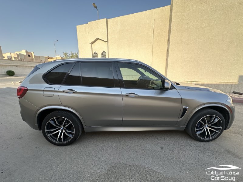 للبيع بي ام دبليو X5M