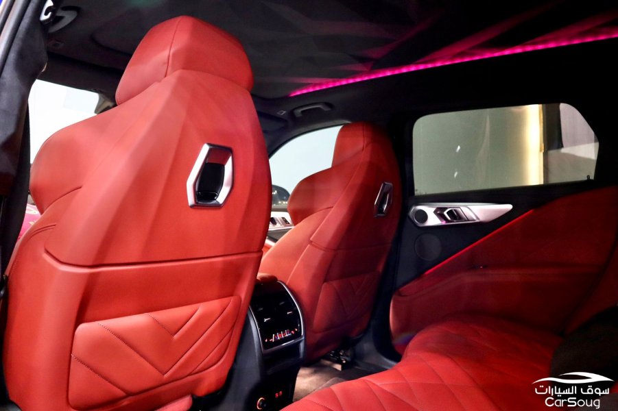 بي ام دبليو XM بلاك اديشن موديل 2023