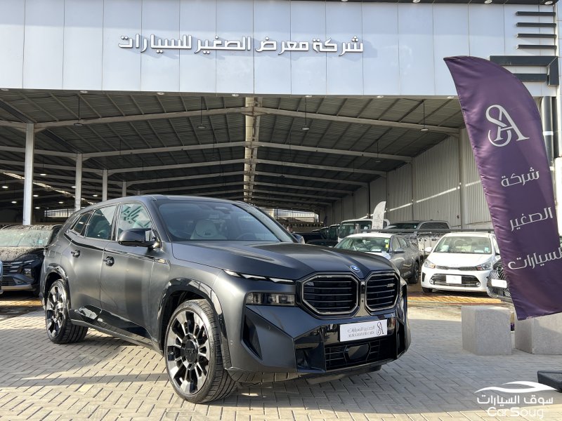 بي ام دبليو XM بلاك اديشن موديل 2023