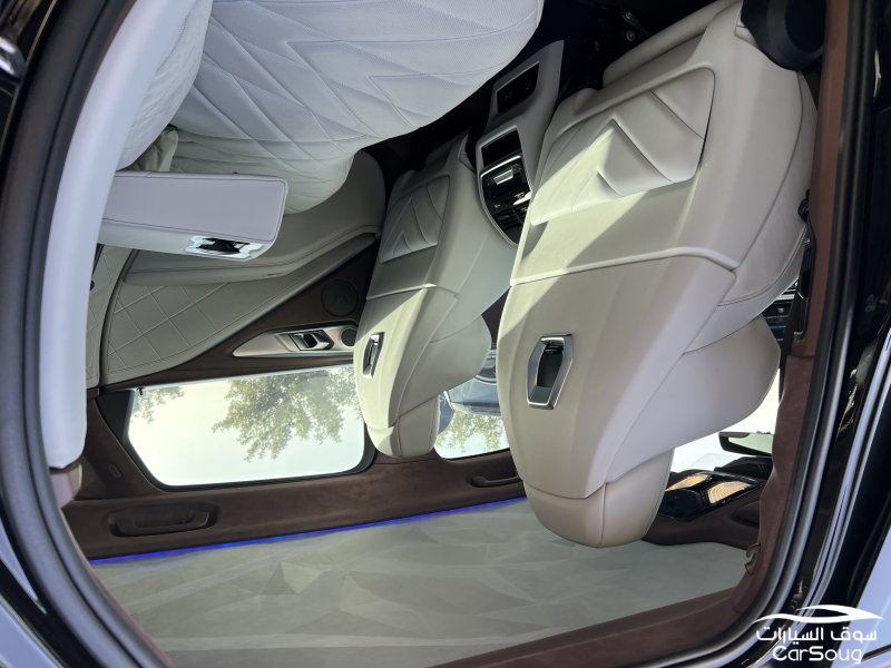 بي ام دبليو XM بلاك اديشن موديل 2023