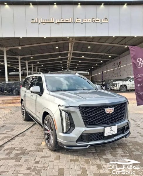 كاديلاك اسكاليد V موديل 2025 تحت الضمان