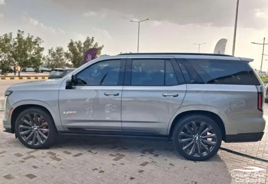 كاديلاك اسكاليد V موديل 2025 تحت الضمان