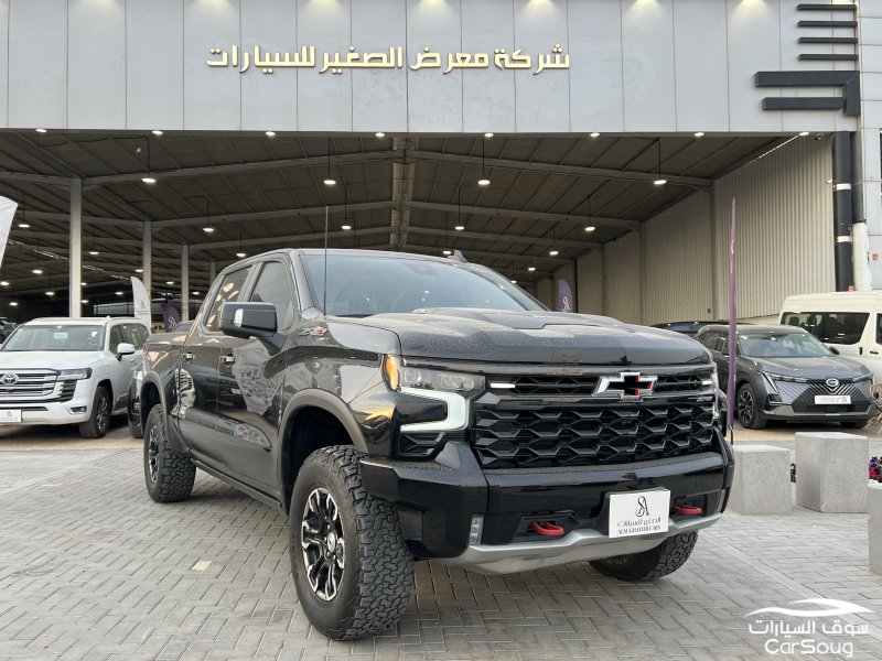 شيفروليه سلفرادو ZR2 موديل 2023