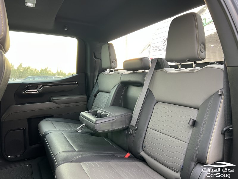 شيفروليه سلفرادو ZR2 موديل 2023