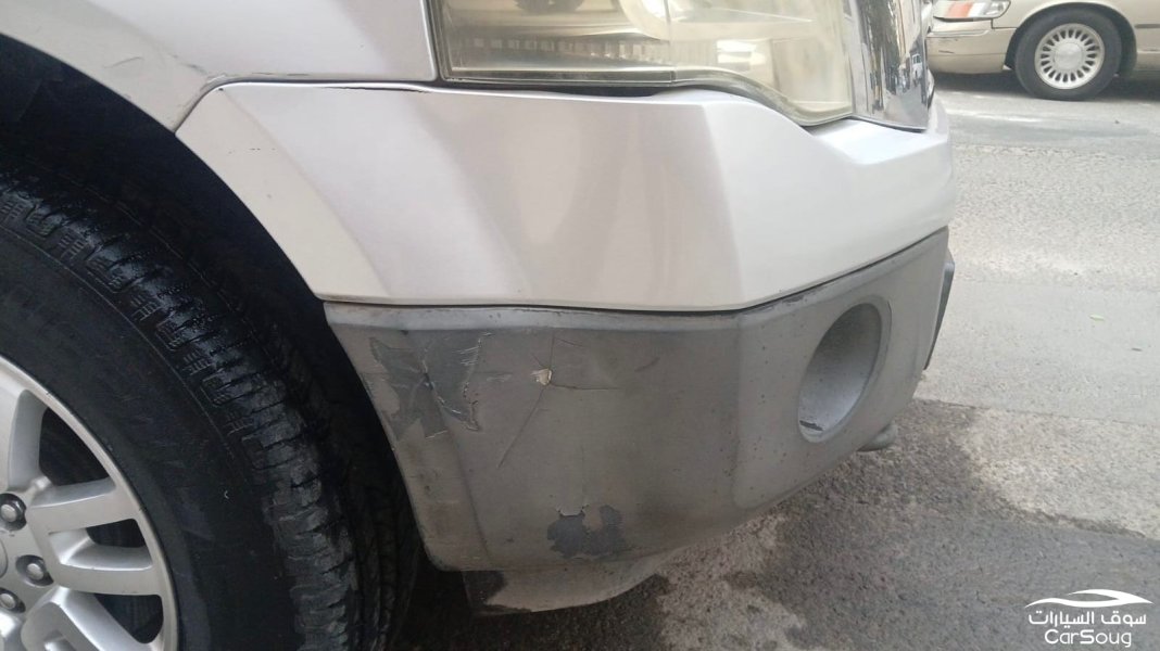 فورد اكسبيديشن XLT 4X2 موديل 2011