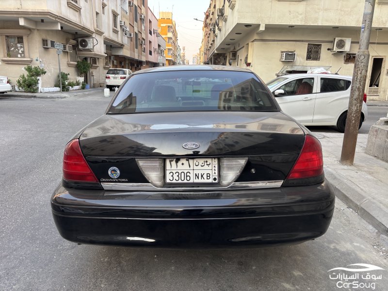 فورد كراون فكتوريا 2011 بوليسي