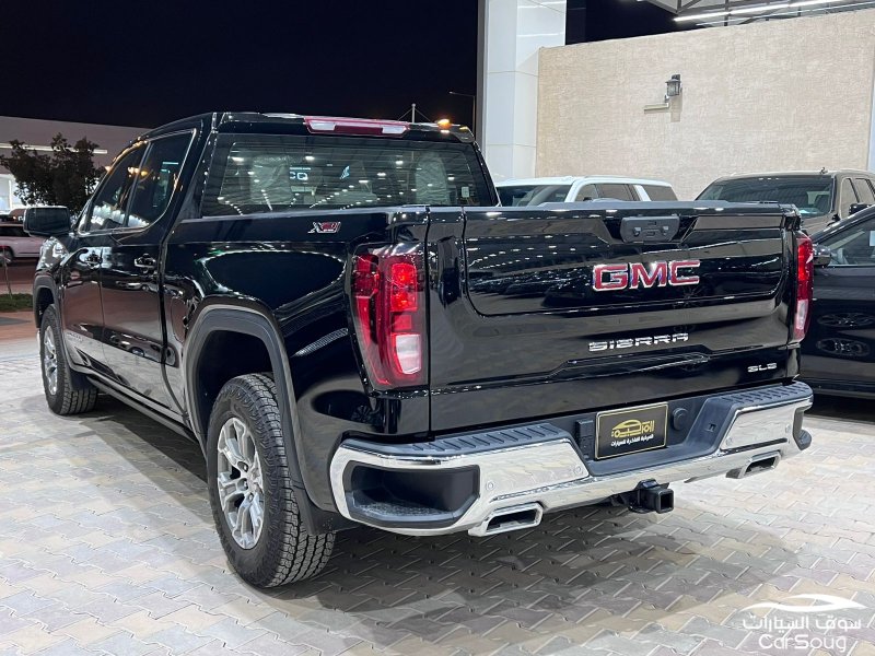 جي ام سي سييرا SLE 4X4 موديل 2025