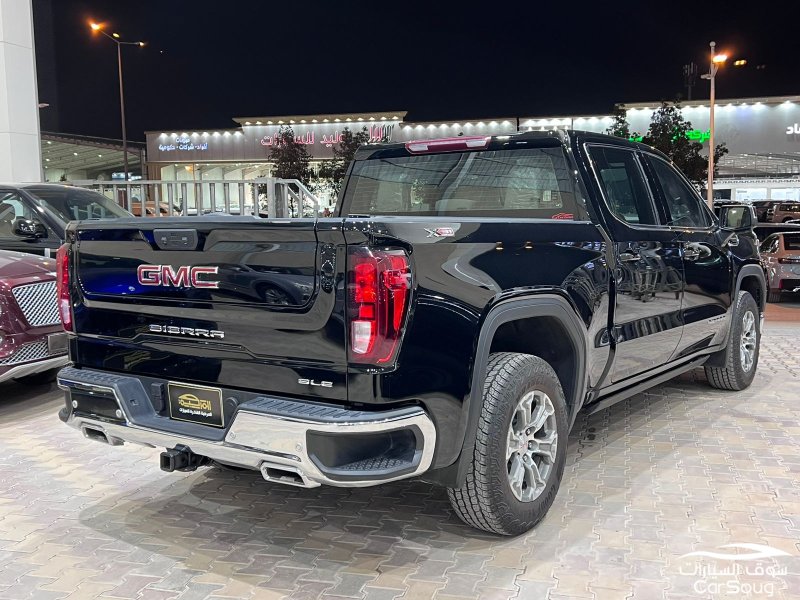 جي ام سي سييرا SLE 4X4 موديل 2025