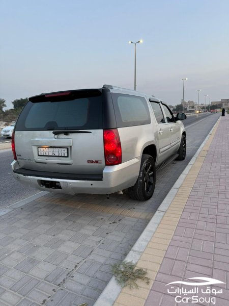 جي ام سي يوكن XL SLE  موديل 2011