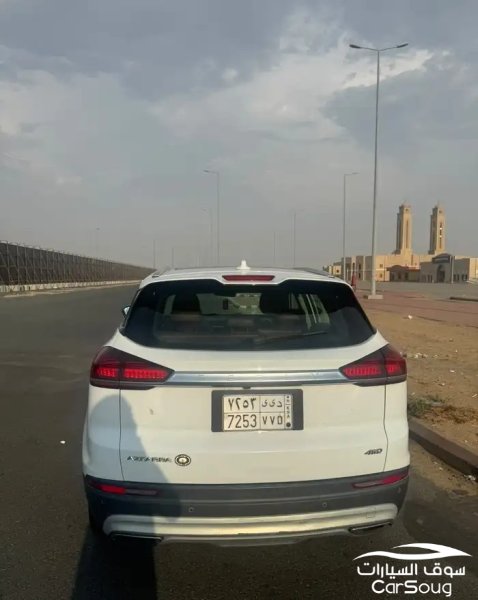 جيلي ازكارا 2021 نص فل دبل للبيع بسعر مغري
