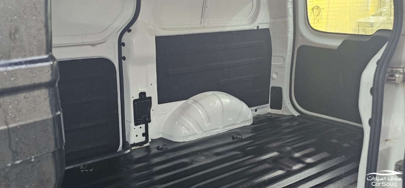 هيوندايH1 بضاعه للتنازل باقي 19 قسط وممشى اقل من 5000