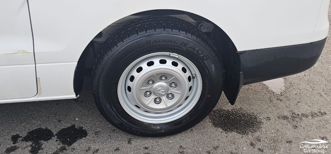 هيوندايH1 بضاعه للتنازل باقي 19 قسط وممشى اقل من 5000