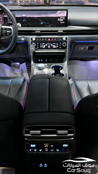هونداي جينيسيس GV80 بريميوم على الضمان 2025