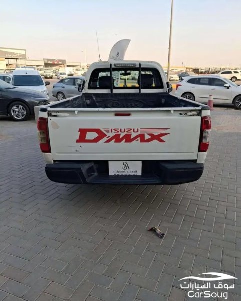 ايسوزو دي ماكس غمارة ستاندر 2WD موديل 2008