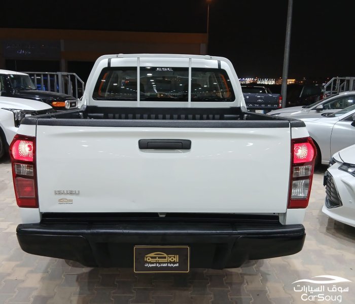 ايسوزو دي ماكس غمارتين 4WD LS موديل 2024