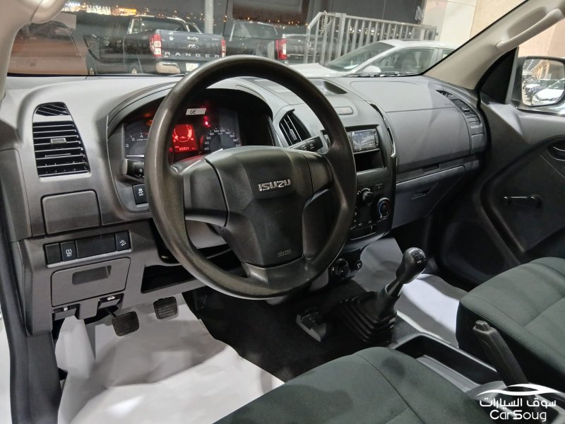 ايسوزو دي ماكس غمارتين 4WD LS موديل 2024