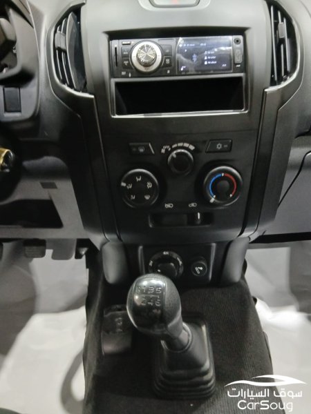 ايسوزو دي ماكس غمارتين 4WD LS موديل 2024