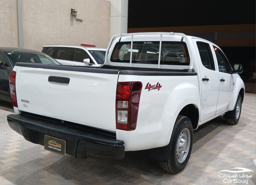 ايسوزو دي ماكس غمارتين 4WD LS موديل 2024