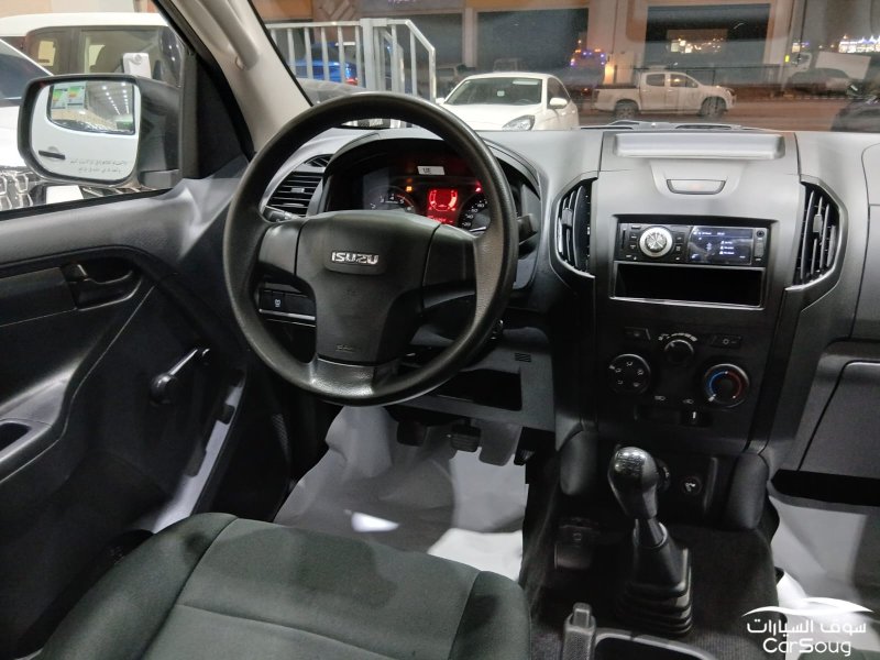 ايسوزو دي ماكس غمارتين 4WD LS موديل 2024