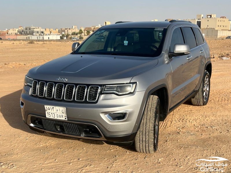 جيب جراند شيروكي ليميتد V6 موديل 2021 بحالة الوكاله