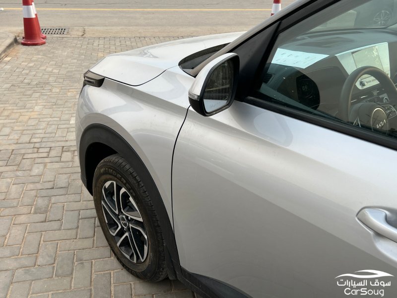 كيا كارينز جديده موديل 2025