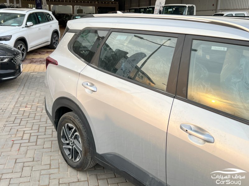 كيا كارينز جديده موديل 2025