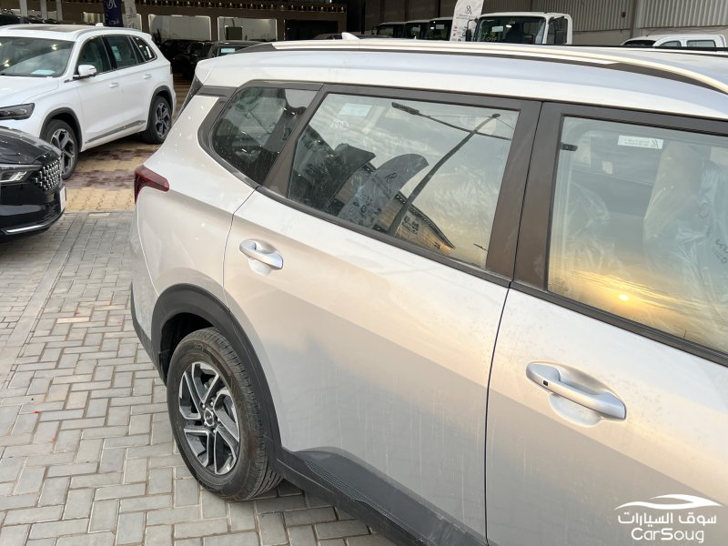 كيا كارينز ستاندرد موديل 2025