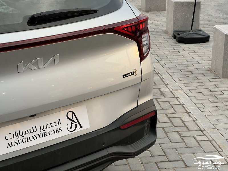 كيا كارينز ستاندرد موديل 2025