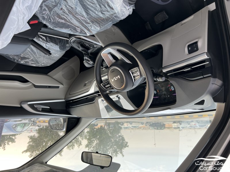 كيا كارينز ستاندرد موديل 2025