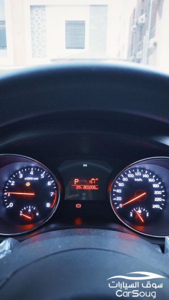 سيارة عائلية كيا كرنفال