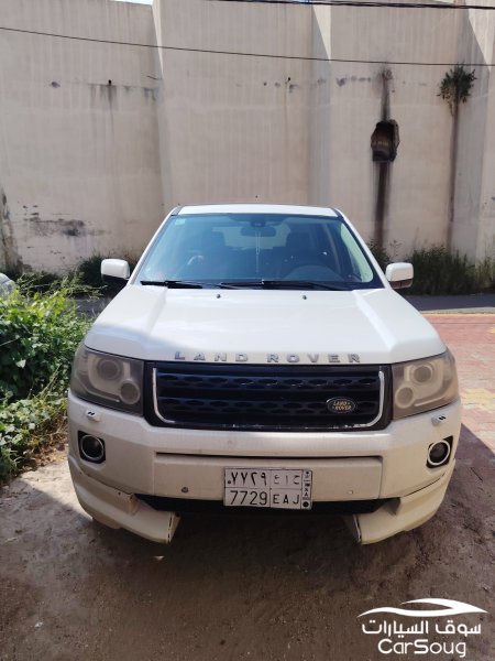 لاند روفر LR2