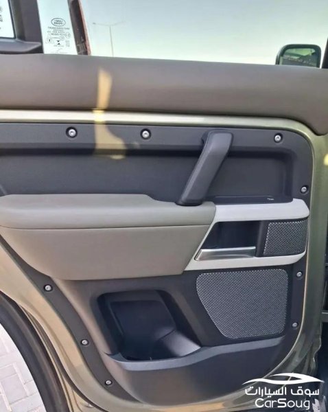 لاند روفر ديفندر X110 V4 موديل 2022