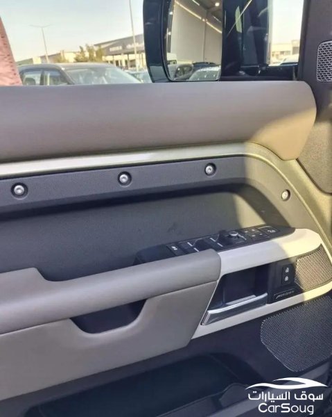 لاند روفر ديفندر X110 V4 موديل 2022