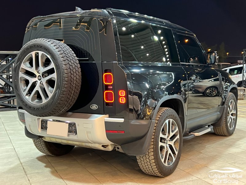 لاند روفر ديفندر 90 V4 موديل 2023