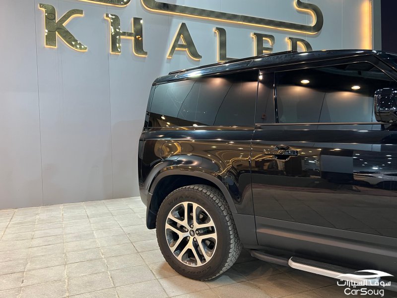 لاند روفر ديفندر 90 V4 موديل 2023